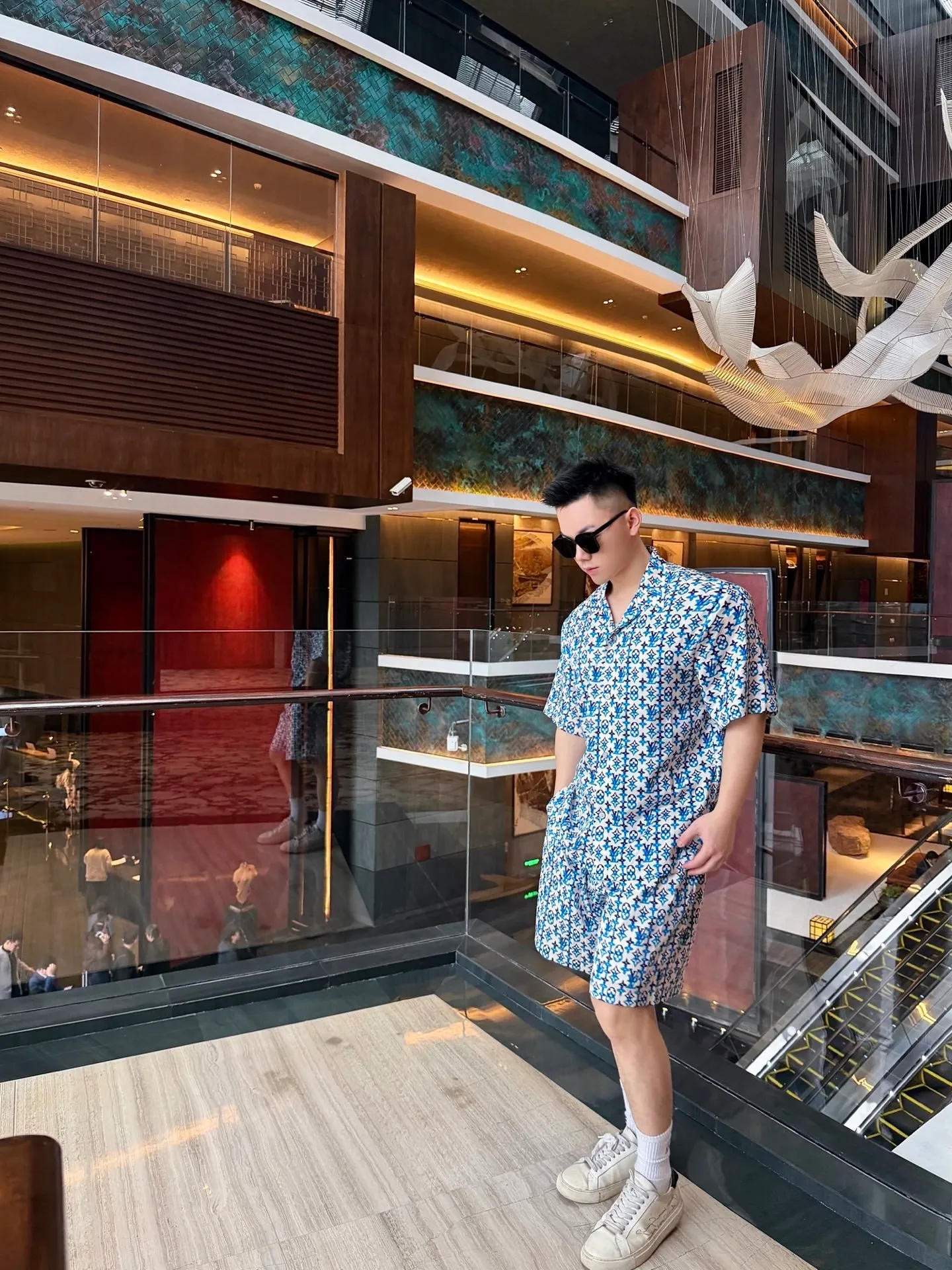 Louis Vuitton/Louis Vuitton full-length presbyopic print suit shorts